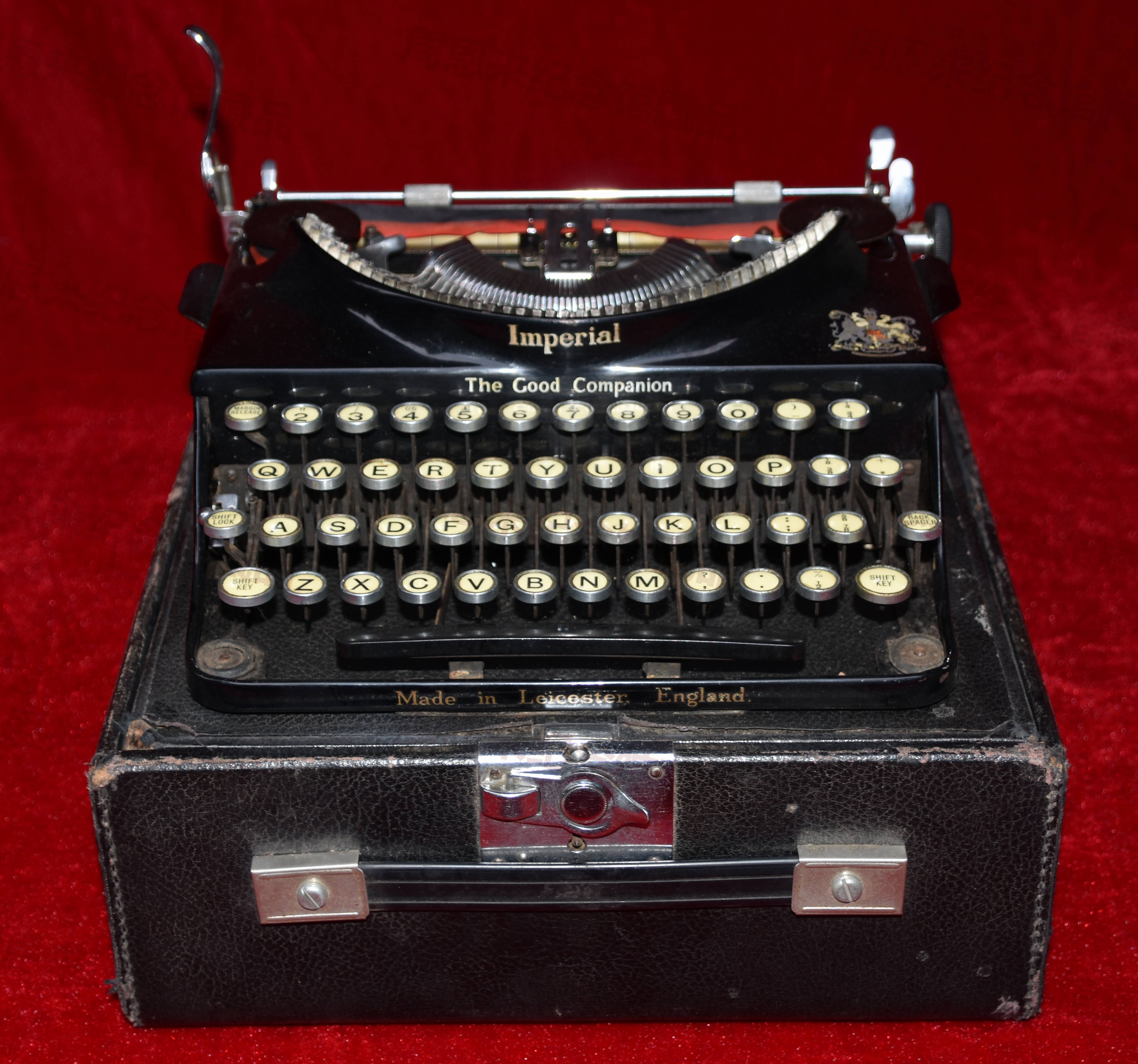 W551 英国制造英文打字机.JPG